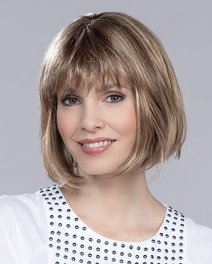 Peruka syntetyczna klasyczny elegancki bob z prostą grzywką jasny szampański blond SUE MONO PART # lightchampagne/mix