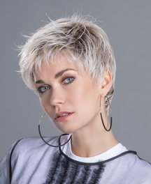 Peruka syntetyczna w stylu pixie bardzo jasny siwy BLISS # silver/mix