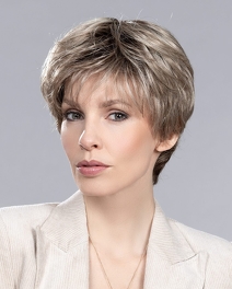 Peruka z włosów syntetycznych ciepły siwy GOLD # smoke/mix