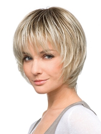 Peruka z włosów syntetycznych ciepły siwy z odrostem FASHION DELUXE # smoke/rooted